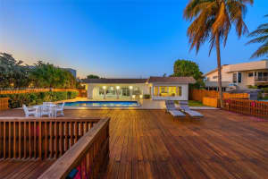 1690 Daytonia Rd, Miami Beach