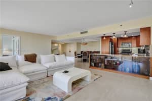 11113 Biscayne Blvd 253, Miami