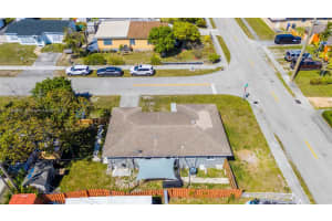 2402 Plunkett St Hollywood, FL 33020 - MLS#A11762692