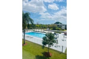 1101 Hillcrest Ct 306, Hollywood