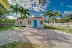 442 Nw 100th St, Miami