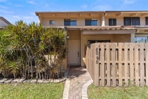 8045 Sw 21st Ct 8045, Davie