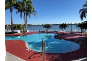 2880 N Oakland Forest Dr 313, Oakland Park