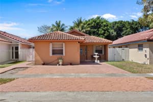 19826 W Lake Dr, Hialeah, FL 33015, Sold 07/03/25