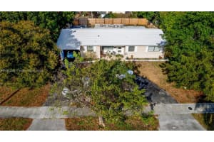 2790 NE 2nd Ave, Pompano Beach, FL 33064, Sold 04/15/25
