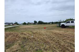 3809 24th St W Lehigh Acres, FL 33971 - MLS#A11763532