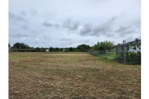 3809 24th St W Lehigh Acres, FL 33971 - MLS#A11763532