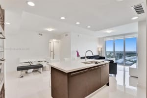 7661 NW 107th Ave Apt 711, Doral, FL 33178, Sold 05/13/25