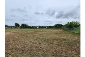 3807 24th St W Lehigh Acres, FL 33971 - MLS#A11763657