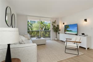 6039 Collins Ave 429, Miami Beach, FL 33140 - MLS#A11763737