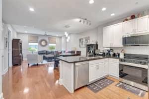 226 N Latitude Cir Apartment 309, Delray Beach, FL 33483, Sold 07/25/25