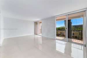 9240 Fontainebleau Blvd APT 505, Miami, FL 33172, Sold 04/30/25