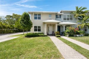 5040 Eucalyptus Dr Unit 4, Hollywood, FL 33021, Sold 05/07/25