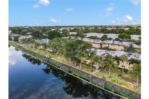 2417 Nw 39th Ter 204, Lauderdale Lakes