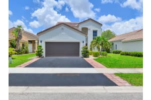 624 Stanton Dr, Weston