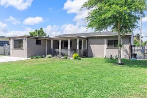 85 Ne 171st Ter, North Miami Beach