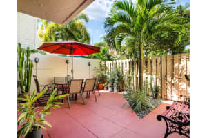 614 Executive Center Dr 102, West Palm Beach