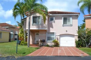 1537 E Lake Ct, Hollywood