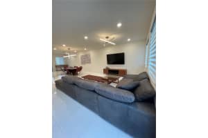 6670 Nw 103rd Path 1 Doral, FL 33178 - MLS#A11764263