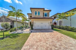 11840 SW 13th Ct, Pembroke Pines, FL 33025, Sold 06/12/25