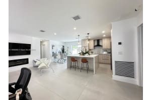 8320 Taft St, Pembroke Pines, FL 33024, - MLS#A11764365