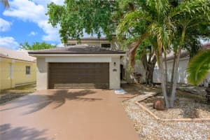 19852 NW 88th Ave, Hialeah, FL 33018, - MLS#A11764559