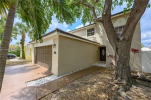 19852 NW 88th Ave, Hialeah, FL 33018, - MLS#A11764559