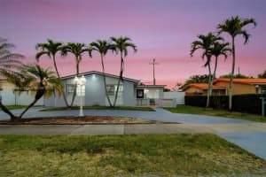 9215 Sw 44th St, Miami