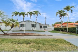 9215 SW 44th St, Miami, FL 33165, - MLS#A11764574