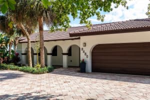 8480 Dundee Terrace, Miami Lakes, FL 33016, Sold 04/23/25