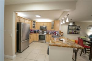 110 S Shore Dr APT 4B, Miami Beach, FL 33141, Sold 08/18/25