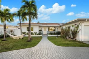 7770 Hawthorne Ave, Miami Beach