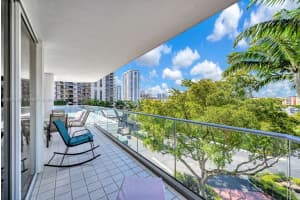 19707 Turnberry Way 5d, Aventura