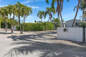 230 Jolly Roger Dr, Key Largo