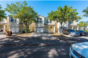 961 Sw 15th St, Deerfield Beach
