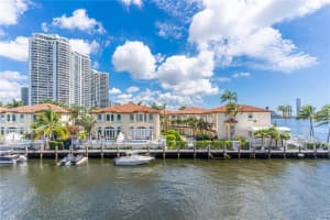 4000 NE 170th St APT 300, North Miami Beach, FL 33160, - MLS#A11765245