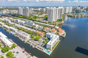 4000 NE 170th St APT 300, North Miami Beach, FL 33160, - MLS#A11765245