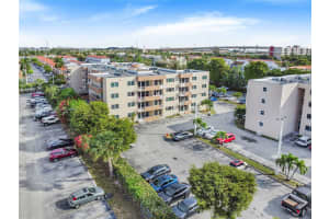 8050 NW 8th St #1409, Miami, FL 33126, - MLS#A11765430