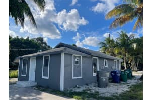 900 NW 80th St, Miami, FL 33150, - MLS#A11765473