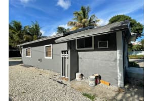 900 NW 80th St, Miami, FL 33150, - MLS#A11765473