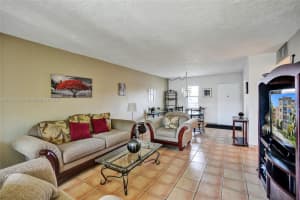 2811 Somerset Dr 405, Lauderdale Lakes