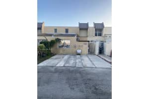 1182 W 37th Ter 11, Hialeah