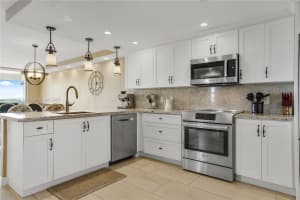 3520 Oaks Way APT 810, Pompano Beach, FL 33069, - MLS#A11765627