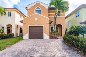 1073 Ne 41st Ter, Homestead