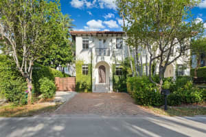 464 Fernwood Rd B, Key Biscayne, FL 33149, Sold 05/23/25