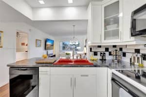 5103 NW 35th St APT 406, Lauderdale Lakes, FL 33319, - MLS#A11765908