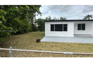 9751 SW 47th St, Miami, FL 33165, Sold 05/06/25