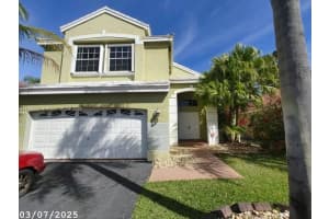 421 Bermuda Springs Dr, Weston