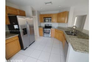 421 Bermuda Springs Dr, Weston, FL 33326 - MLS#A11765927