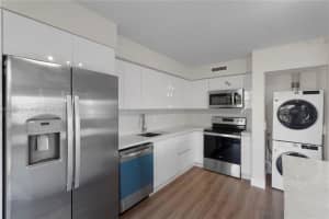 6666 Sw 115th Ct 208, Miami